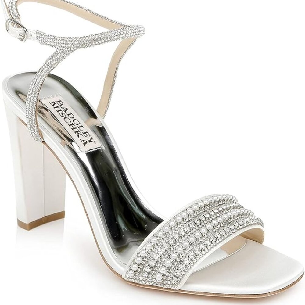Badgley Mischka Kari Heels size 8 white
